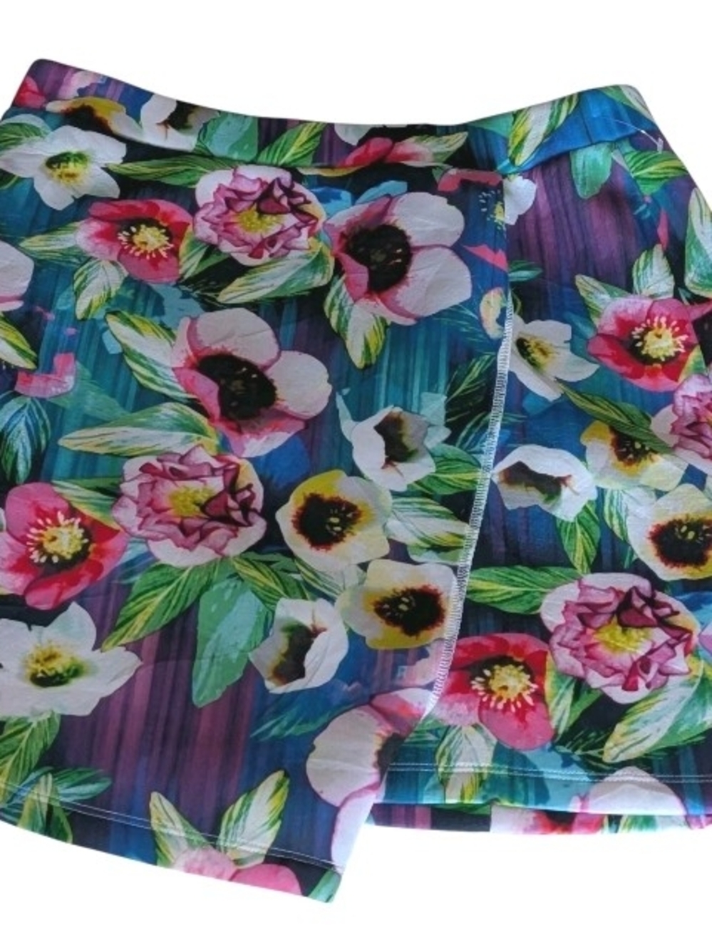 attention Floral Leaf Print with Green, Blue, Black, White